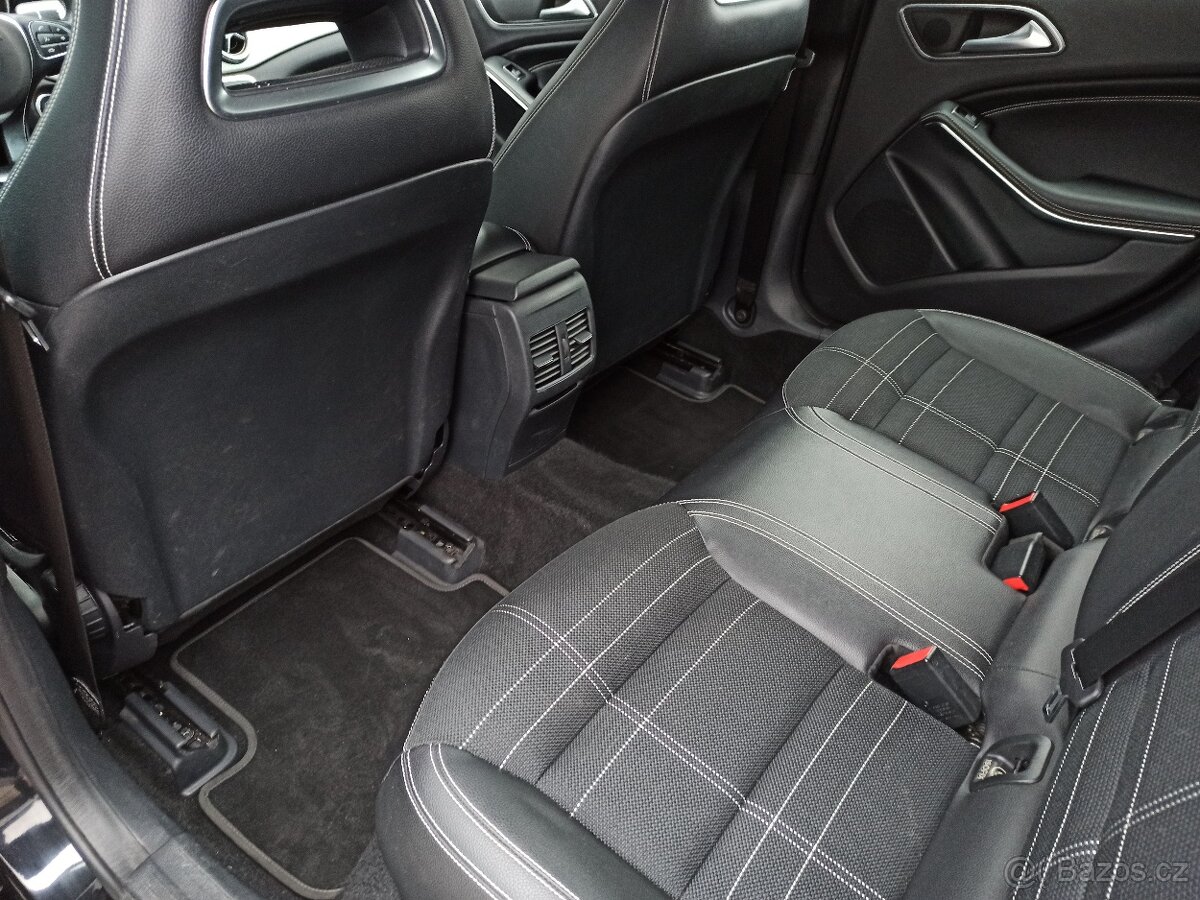 MERCEDES-BENZ GLA 220D 130kW 4MATIC ČR - 9