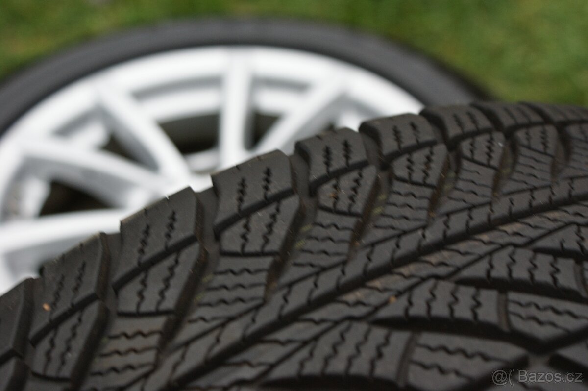 BMW lehce prohnute original kola R16 5x120 zimni pneu - 9