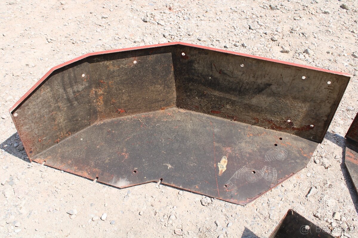 Zetor 7011 7211 7711 zadní blatníky kompletní Čssr výroba - 9