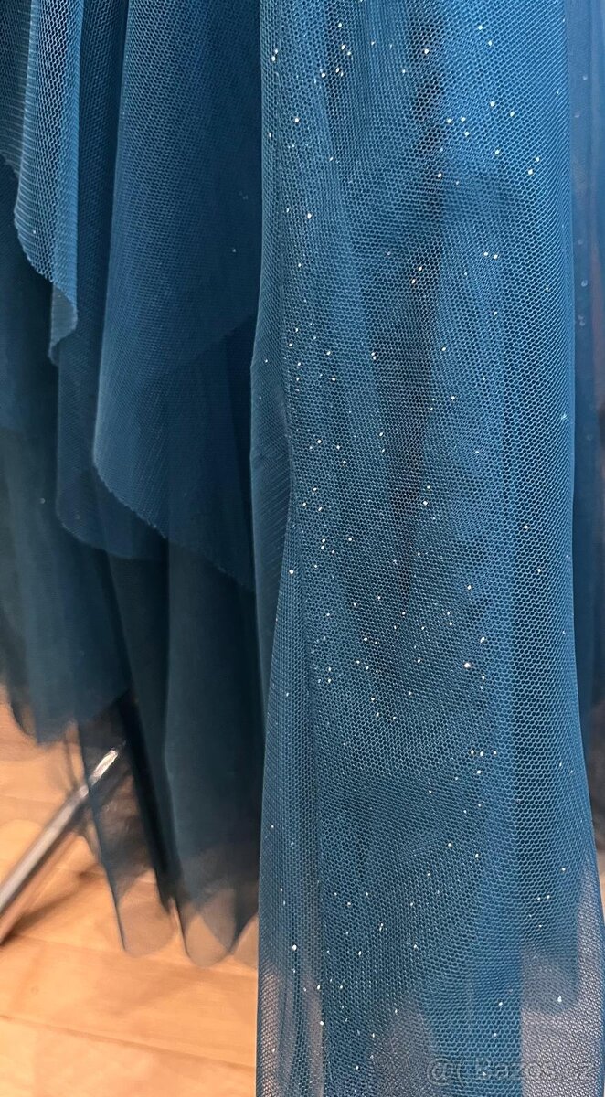 Velké večerní tylové šaty - 9