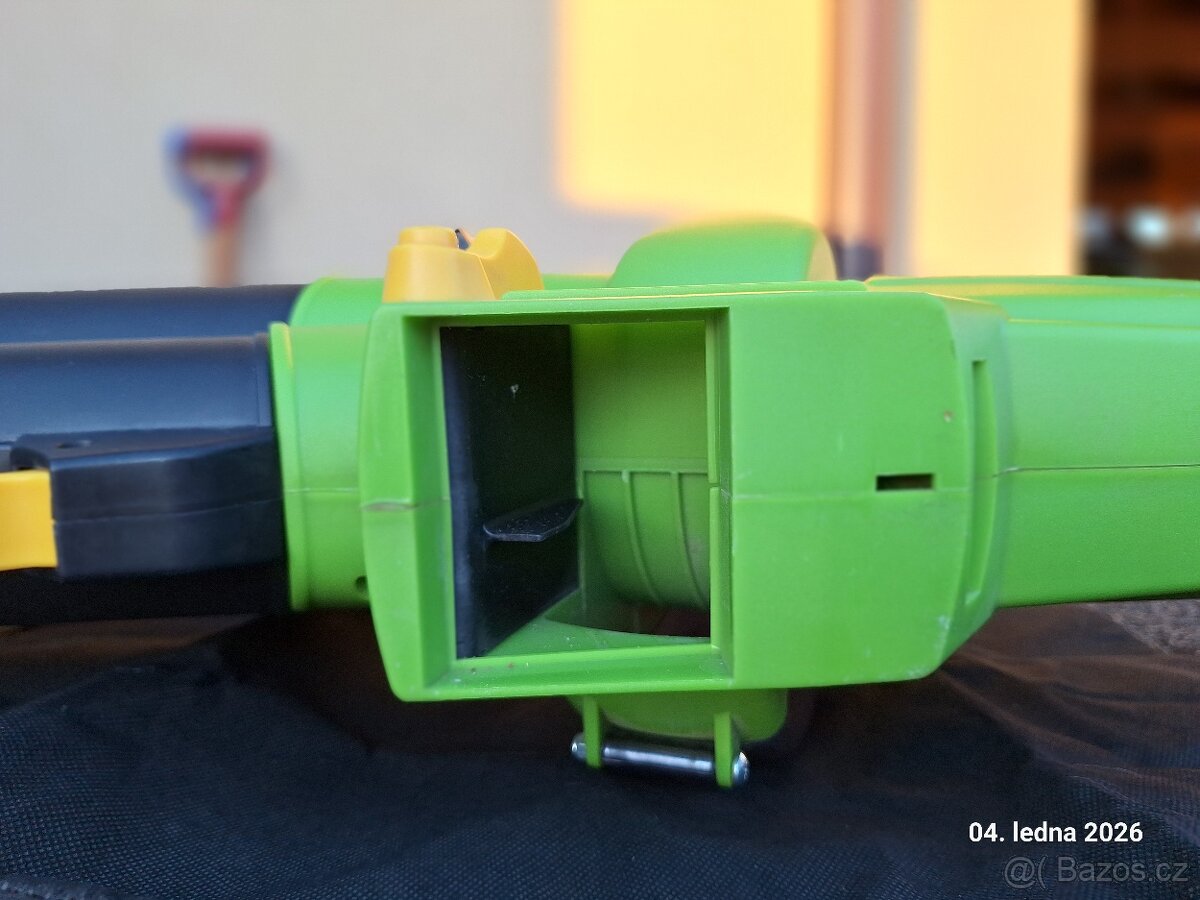 Zahradní vysavač / fukar - 9