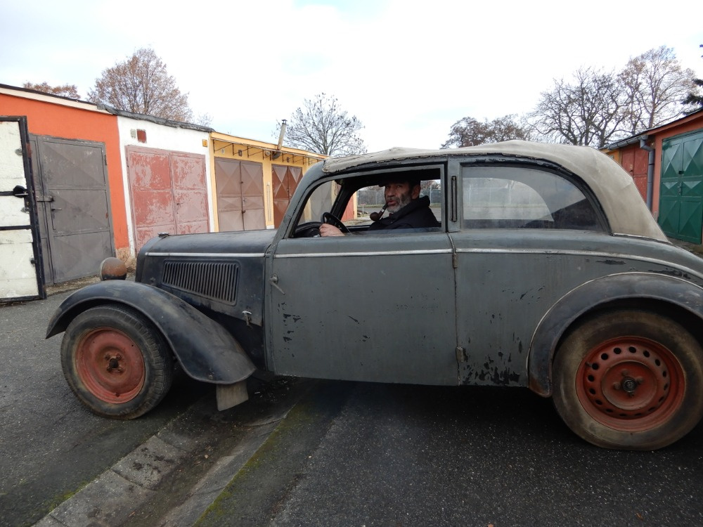 Historicky vuz DKW - 9