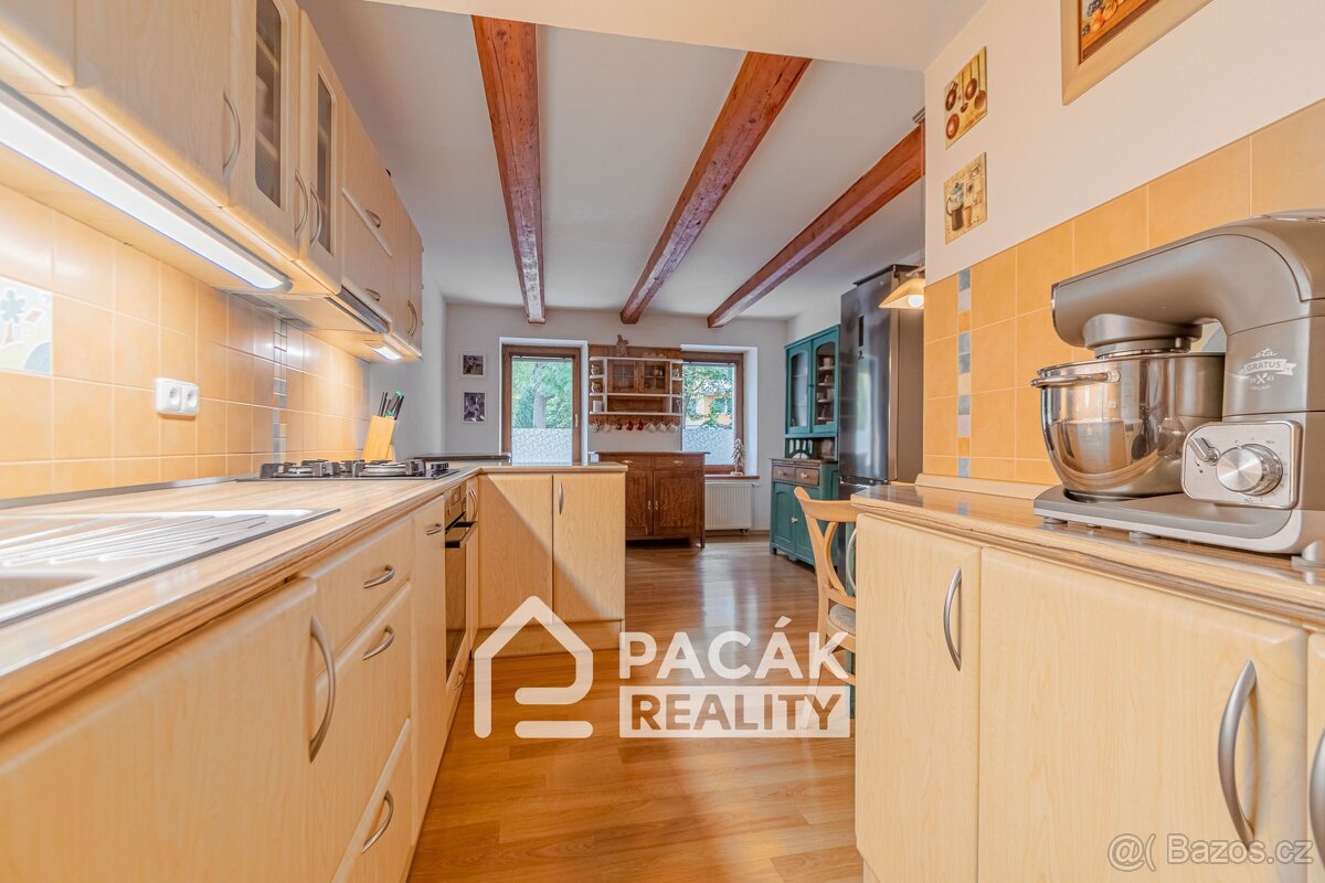Prodej zrekonstruovaného rodinného domu o dvou bytových jedn - 9