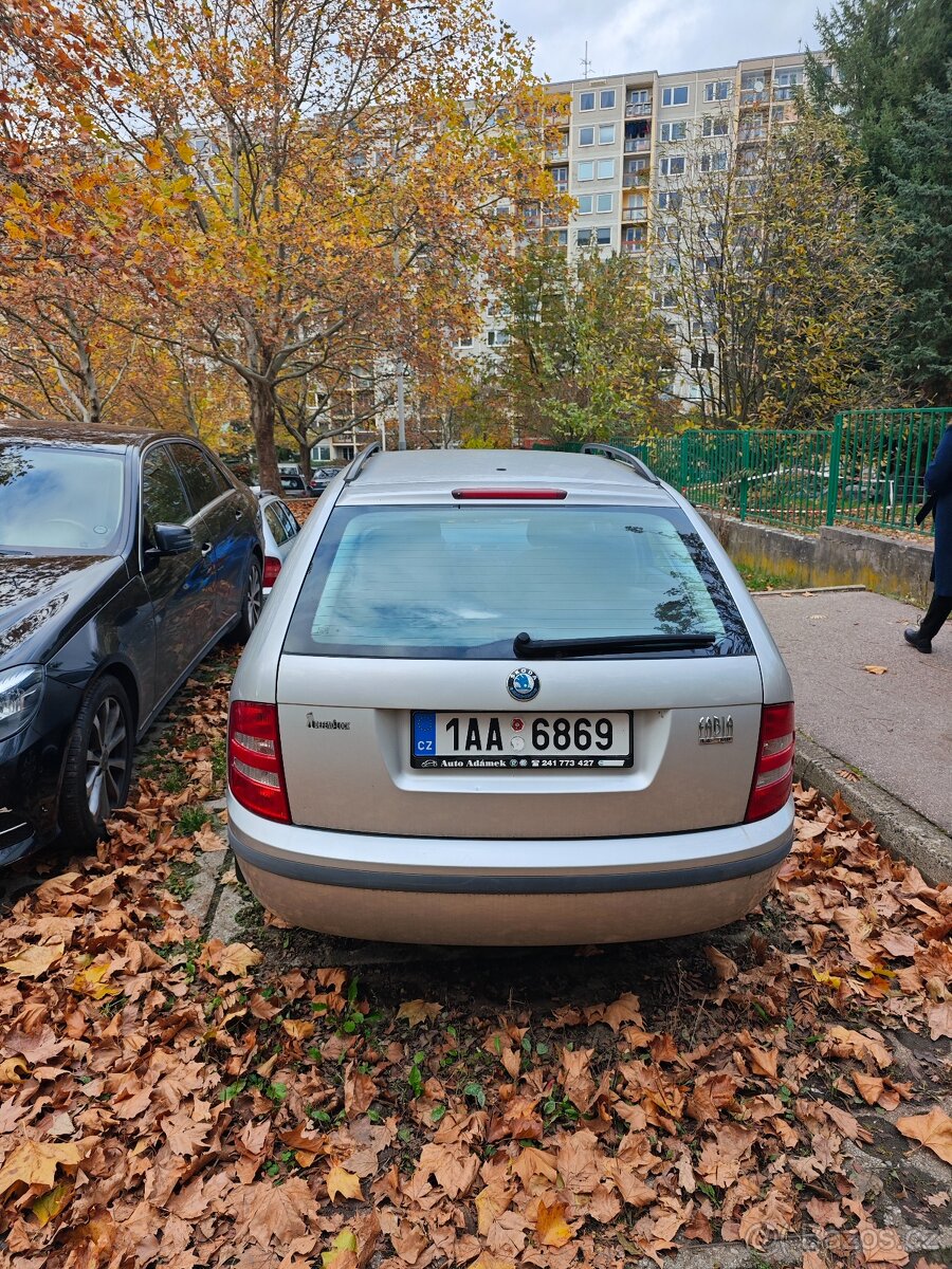 ŠKODA FABIA COMBI STŘÍBRNÁ - 9
