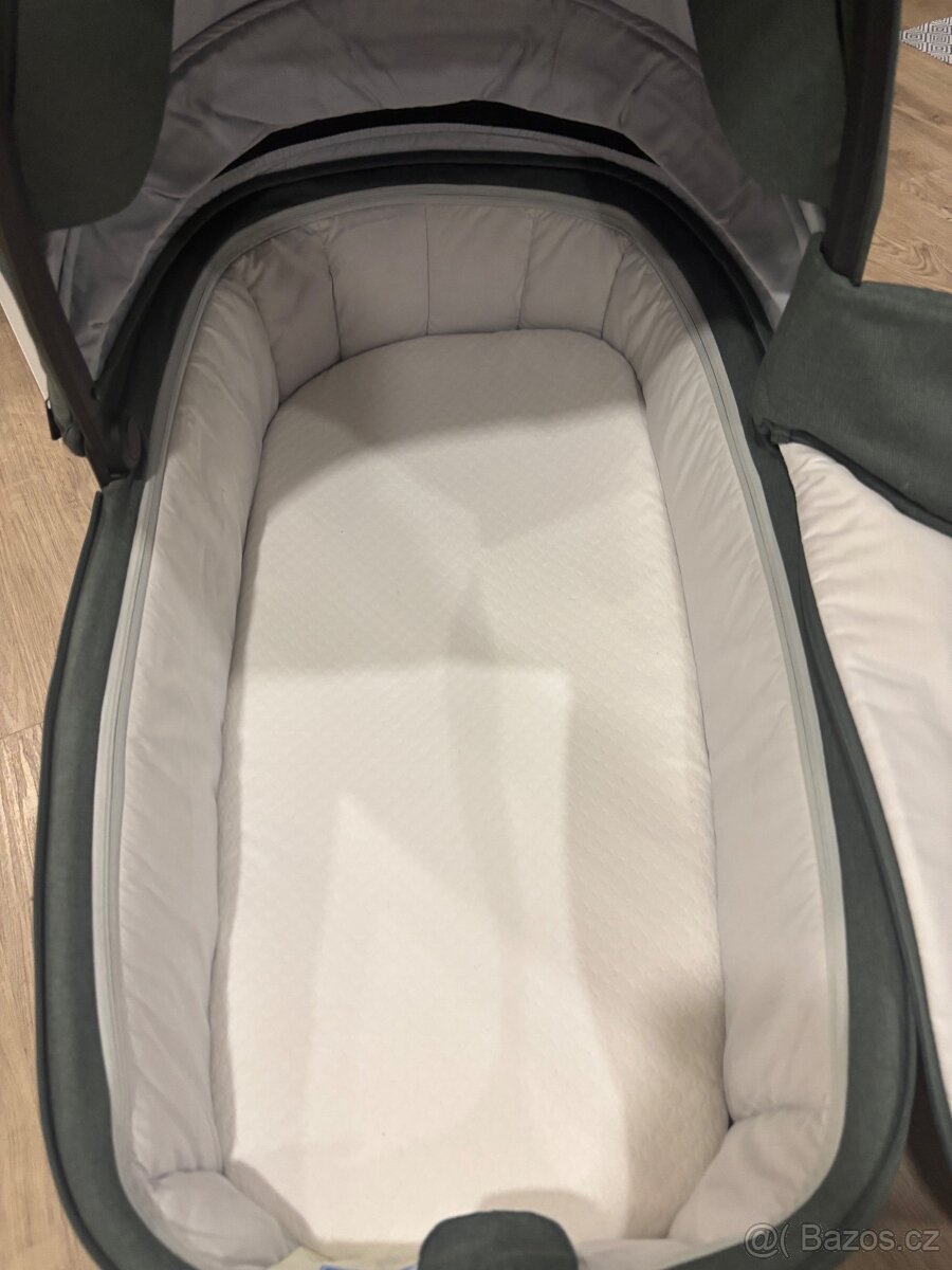 Dětský kombinovaný kočárek - 9
