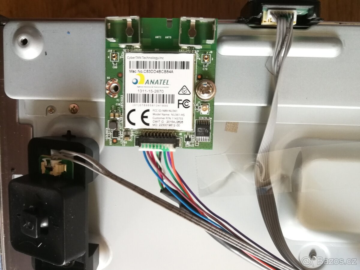 TV Hisense H65M7000 na ND, prasklý displej - 9