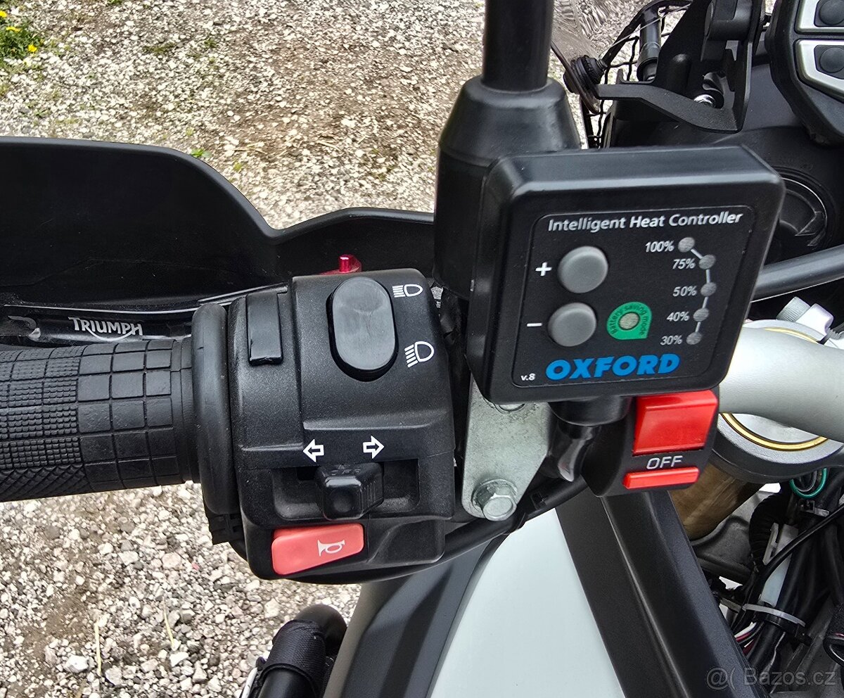 TRIUMPH TIGER 800 - 9