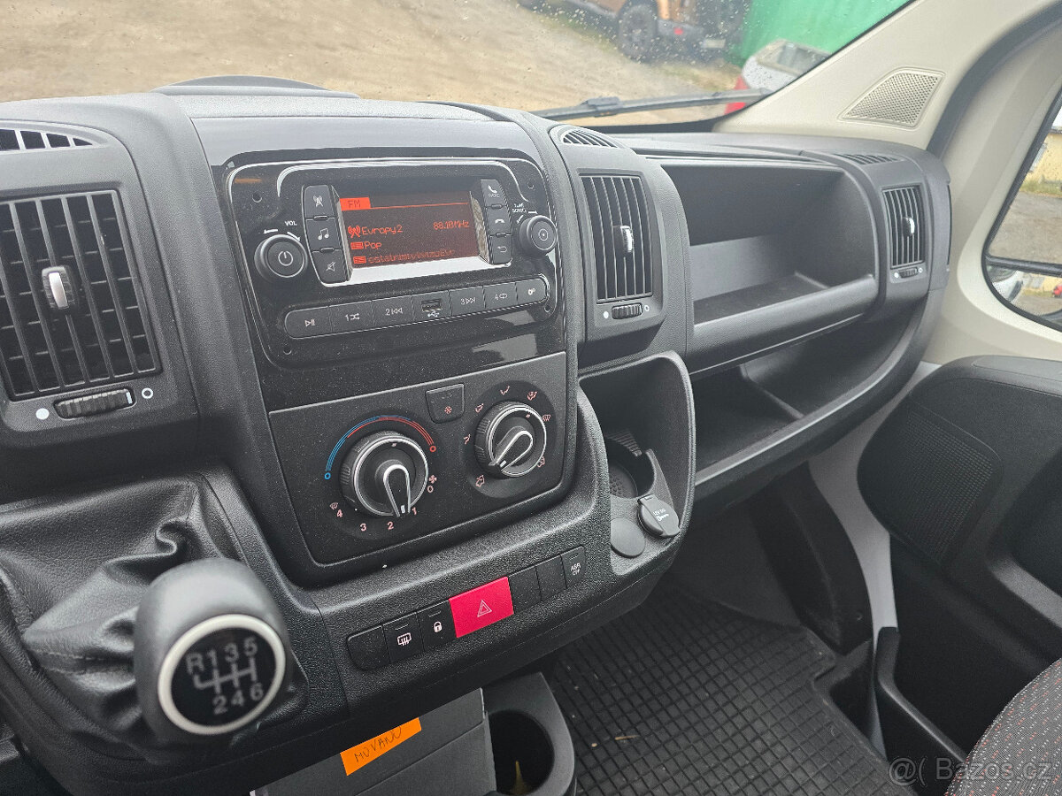 Opel Movano 2023 – 6 míst, 30 000 km, CZ, 1. maj., DPH - 9