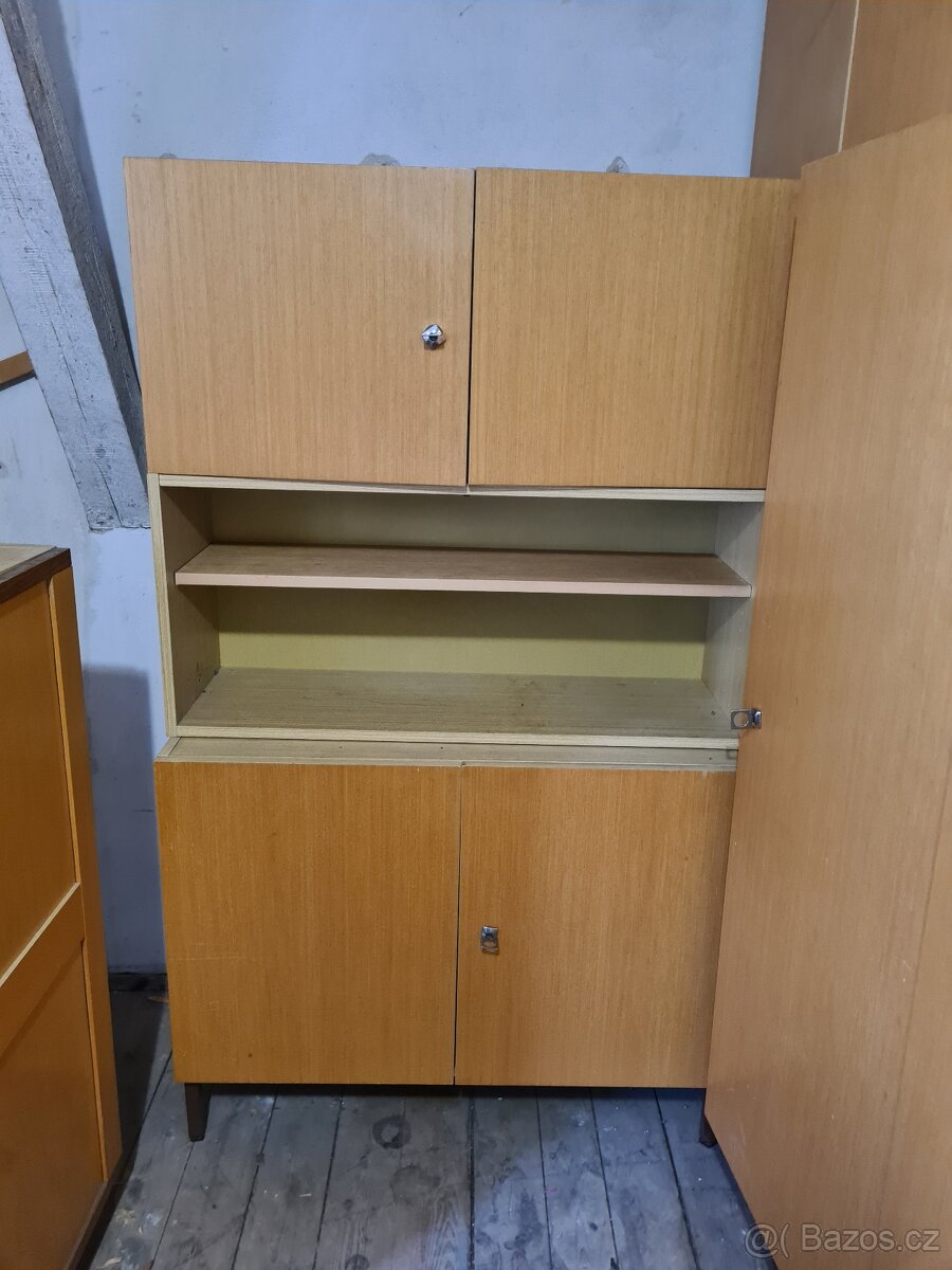 Sada 9 skříní v top stavu – Liberec - 9