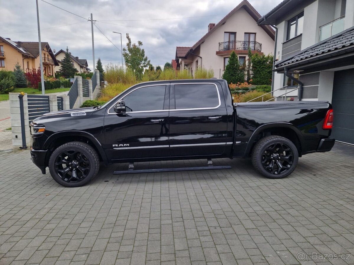 RAM 1500 LIMITED 2020 NEBOURANÝ - 9