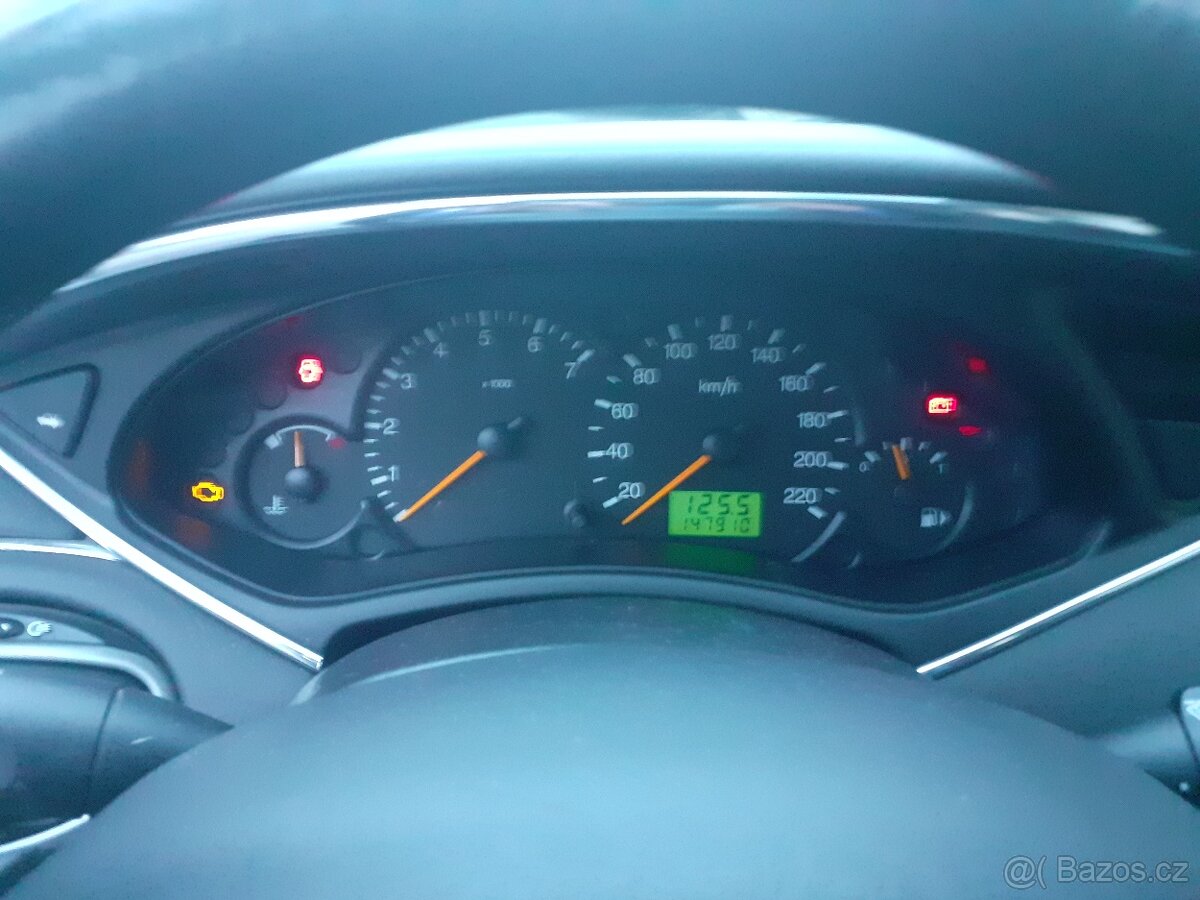 Prodam ford fokus 1.6 16v 74 kw - 9