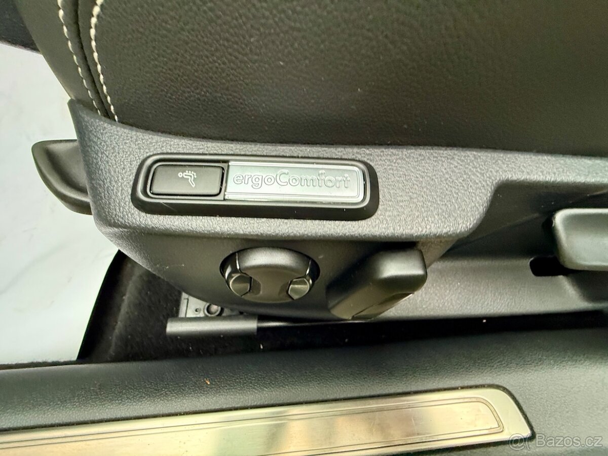 VW PASSAT 2,0TDi 110kW ELEGANCE DSG ACC LED Koup.ČR,2020 - 9