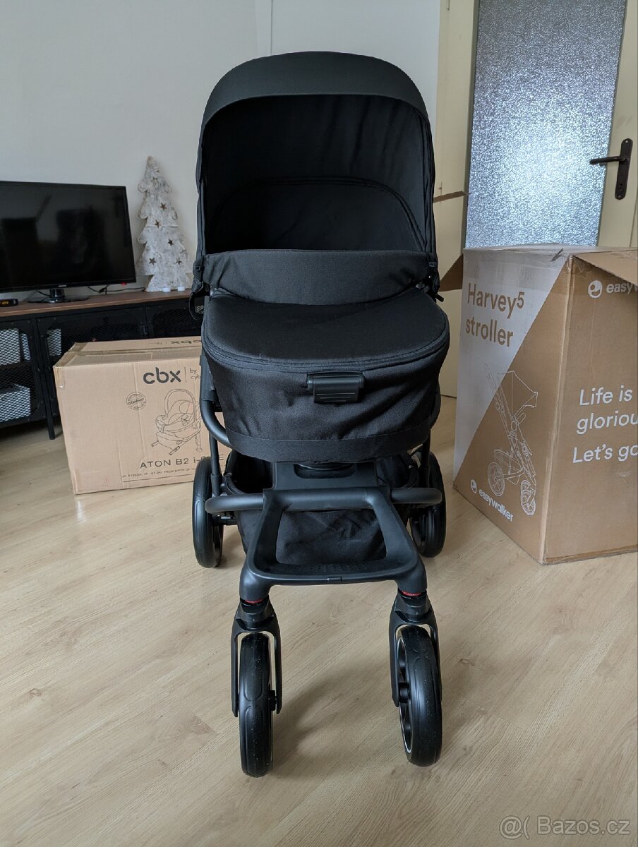 EasyWalker kočárek a Cybex autosedačka se základnou - 9