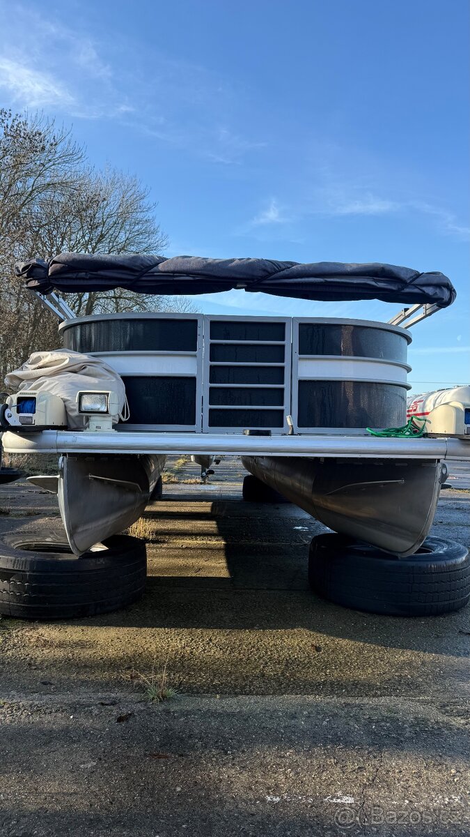 Katamaran 5/2023 dobre vybaven - 9