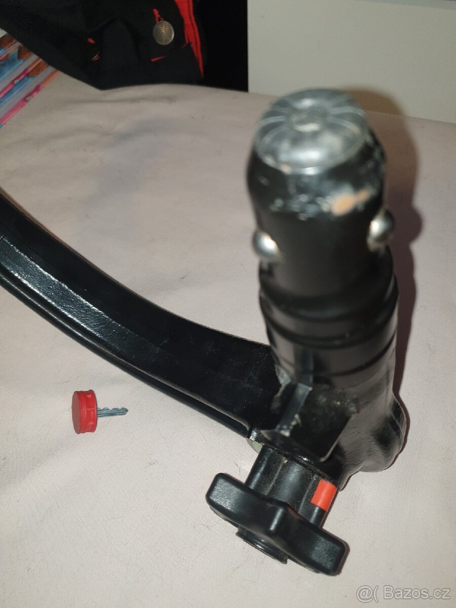 Hák na tažné zařízení. - 9