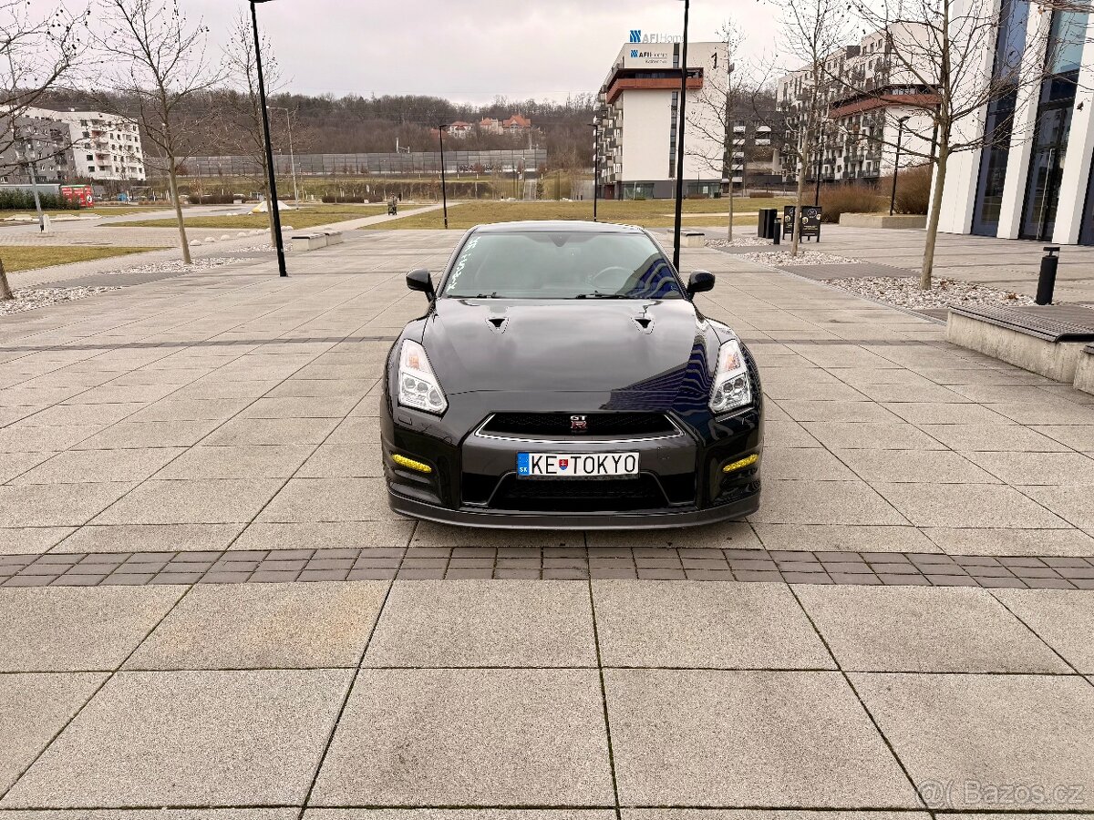 Nissan GT-R - 9