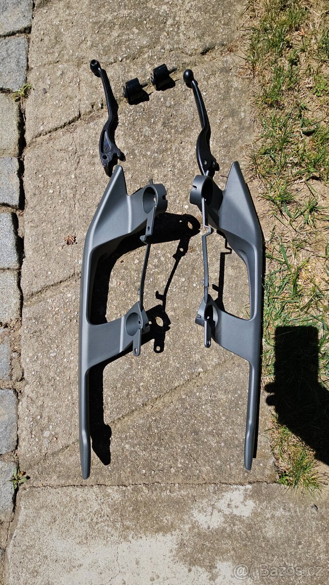 Yamaha Xmax Tech 125 - 9
