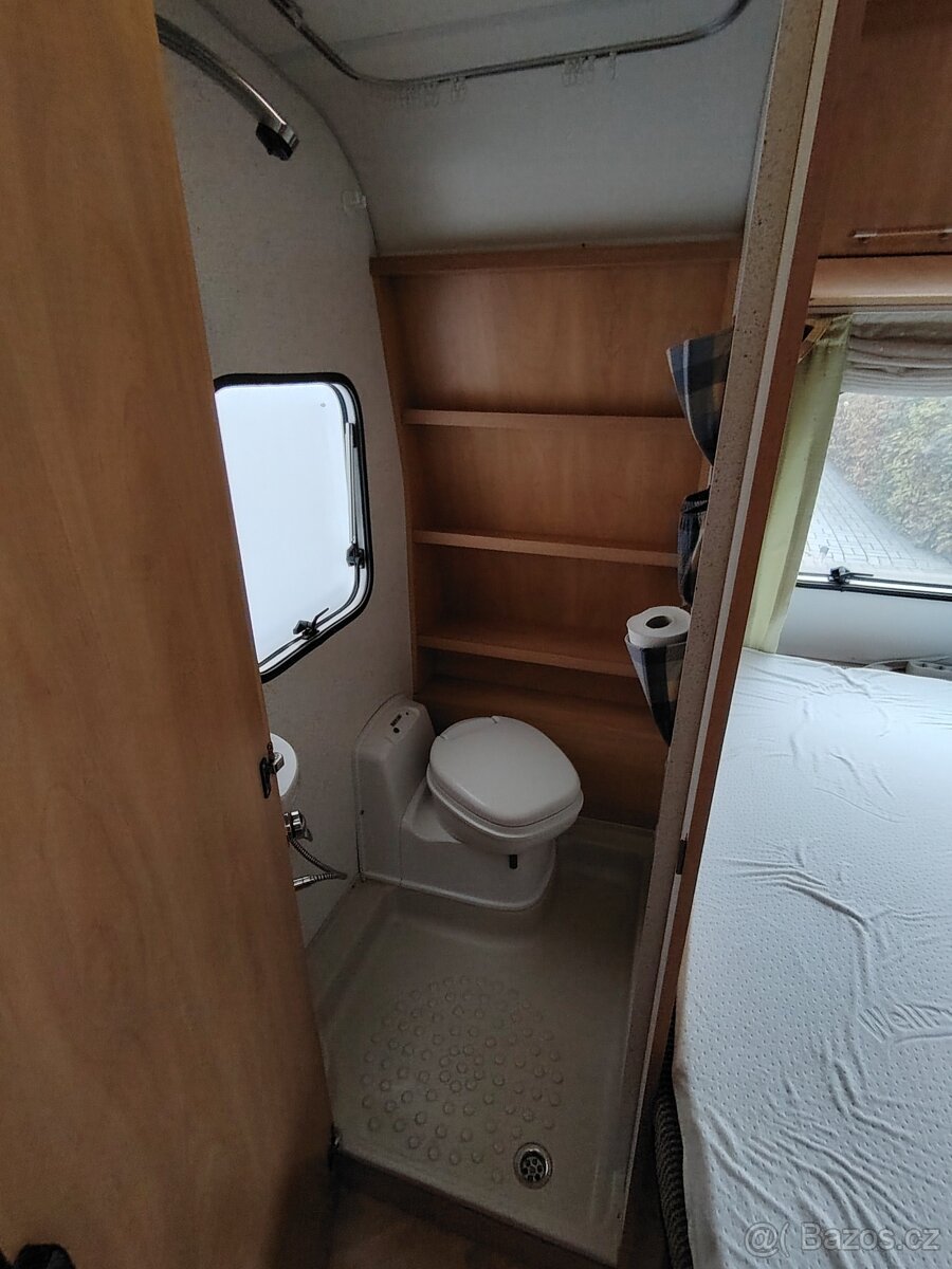 Bürstner Ventana 450-mover, předstan, francouzská postel - 9