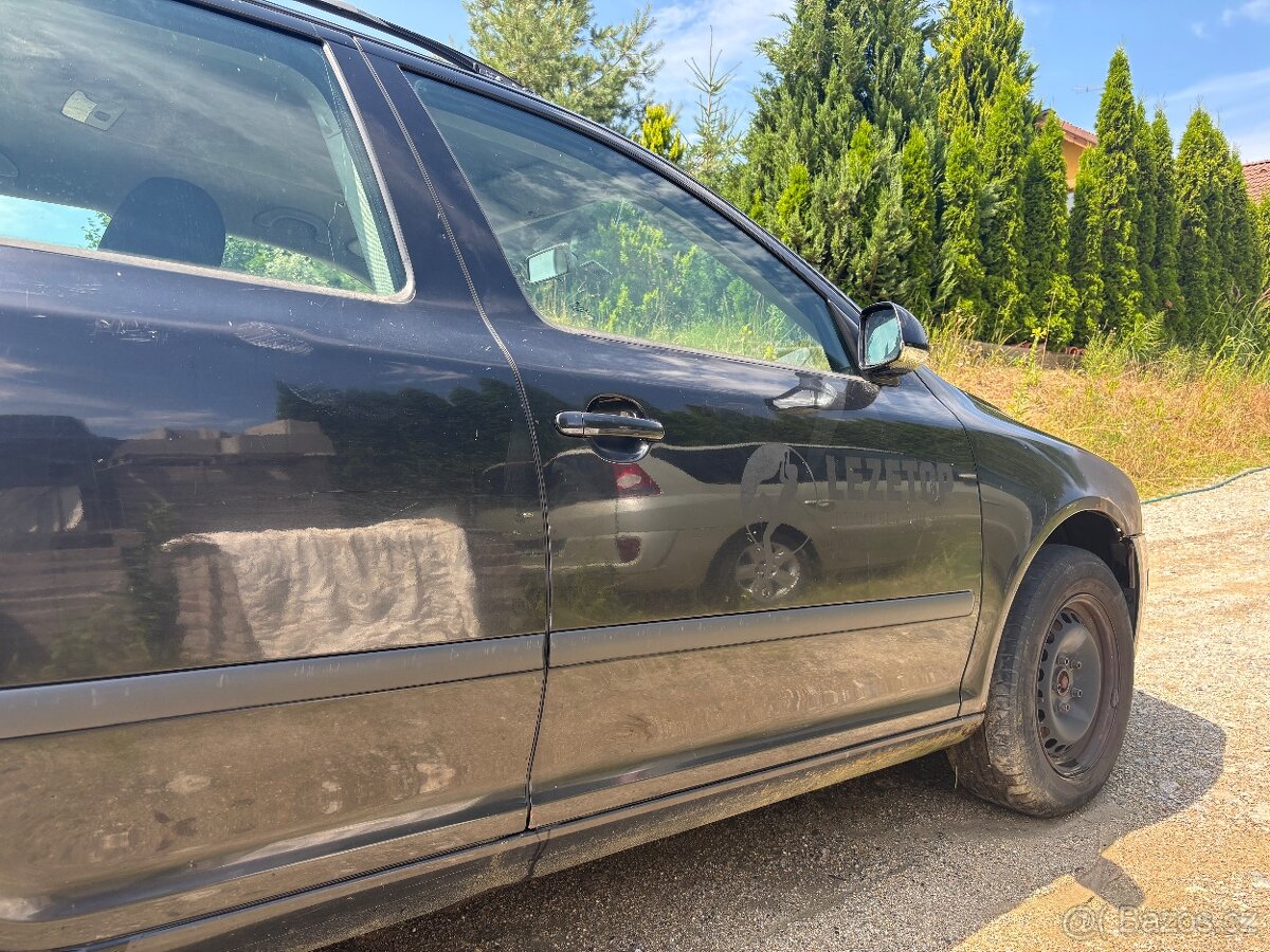Skoda octavia II / 2 nahradni dily - 9
