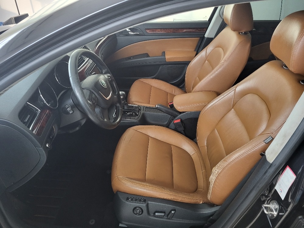 Škoda Superb 2.0 TDI Elegance,2012,DSG - 9