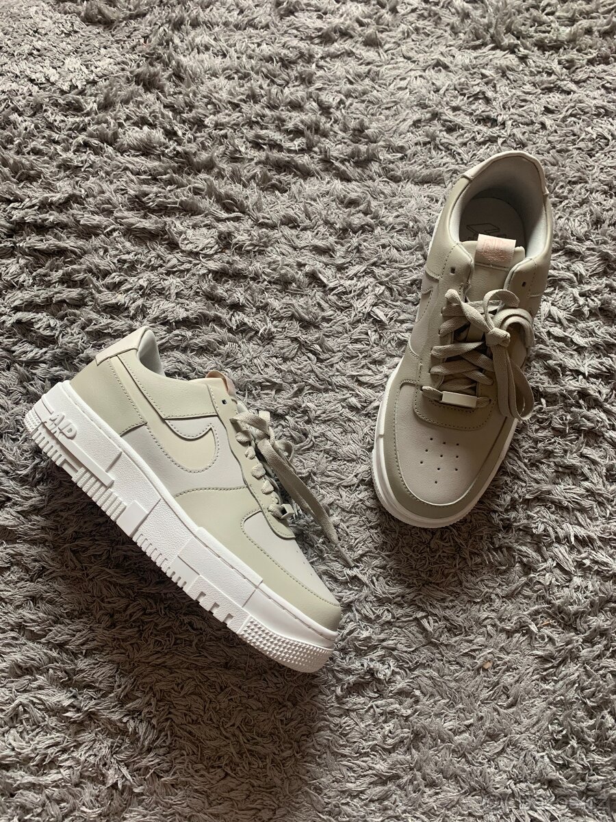 Nike Air Force 1 Low Pixel Stone Bone Summit White - 9