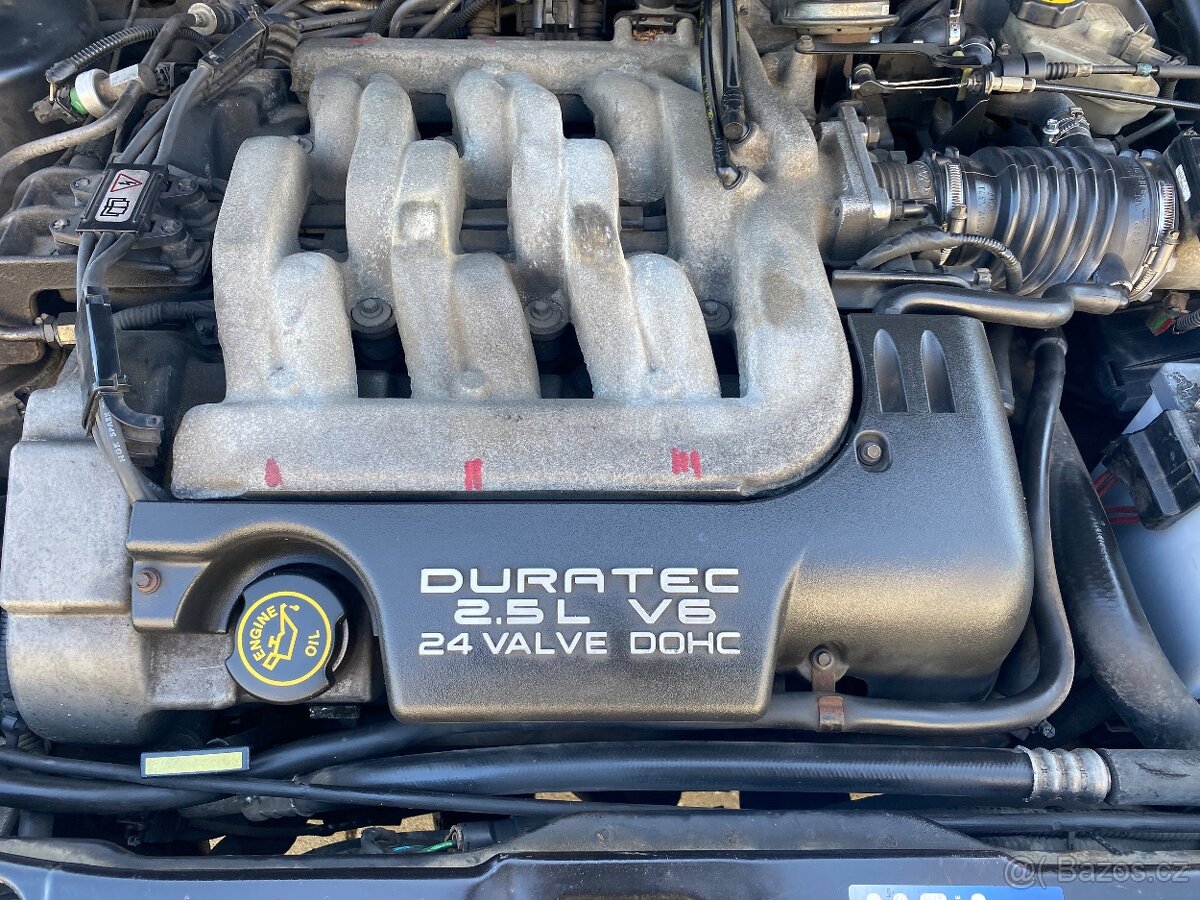 Ford Mondeo 2,5 V6 125 kW - 9