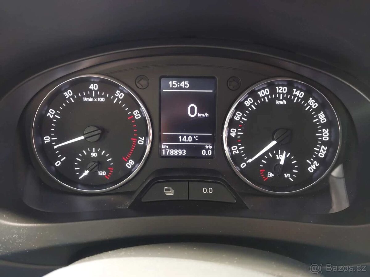 Škoda Rapid 1,2TSi Spaceback Ambition – 2014 - KLIMA,SENZORY - 9