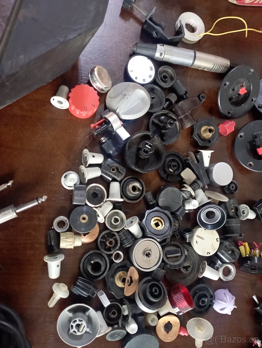 Součástky pro kytaráře atd - 9