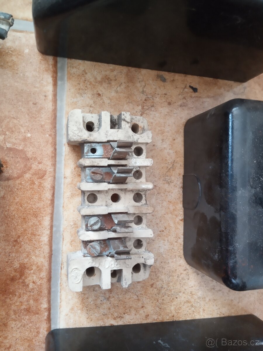 Bakelitová elektroinstalace - 9