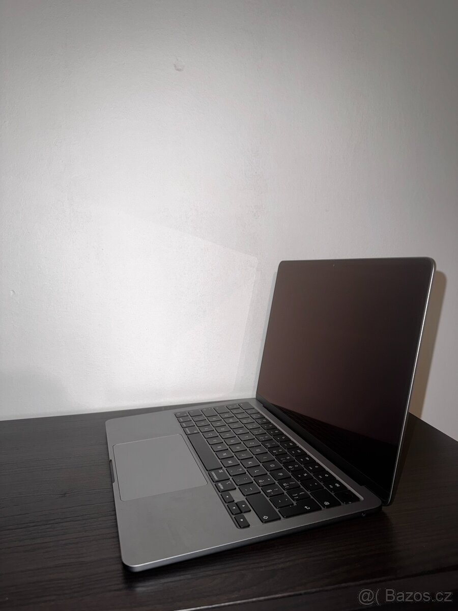 MacBook Air 13" M2 (2022) – Space Gray - 9