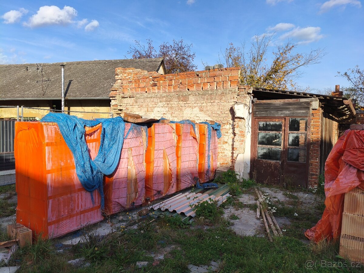 Stavební parcela s rozestavěnou stavbou RD v obci Troubky - 9