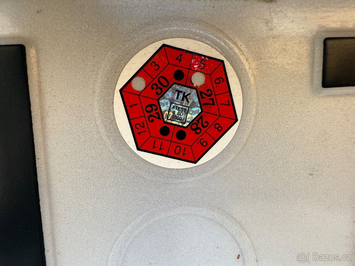 Volkswagen Passat 1.6TDi 2010 Variant servisovaný - 9