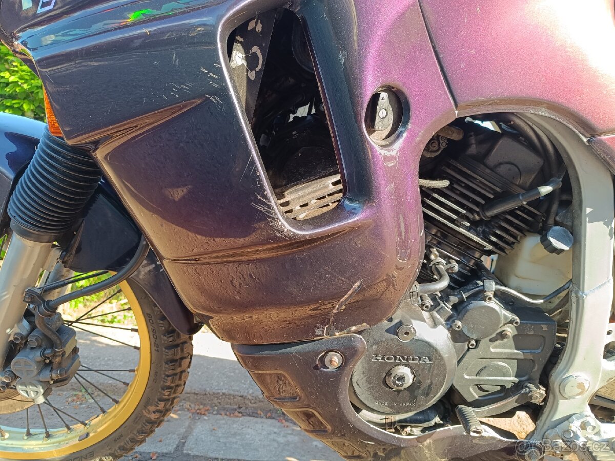 Honda Transalp XL 600V, byla ukradená v noci na 12 srpna - 9