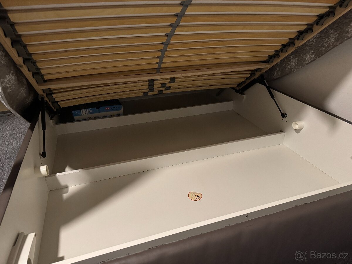 postel s úložným prostorem - 9