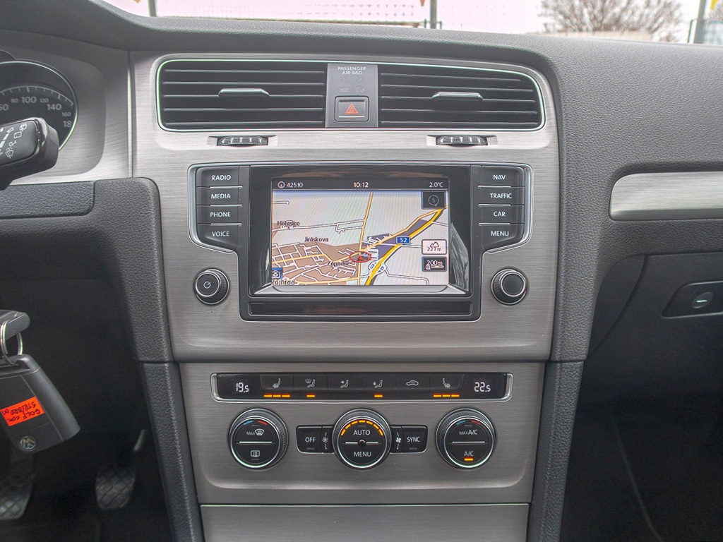 Volkswagen Golf 12/14 1.6TDI 77KW – NAVIGACE - 9