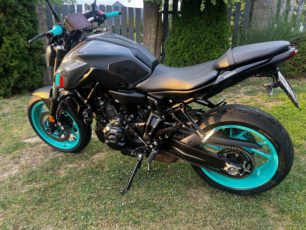 Yamaha mt07 - 9