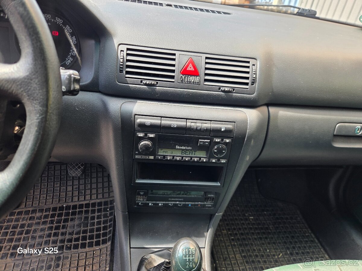 Octavia Combi 1.6 75kw r.v.02 vybava - 9