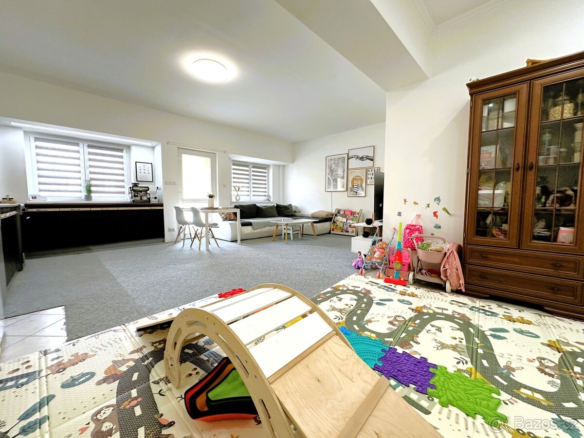 Prodej rodinného domu 213 m² s pozemkem 645 m² - 9