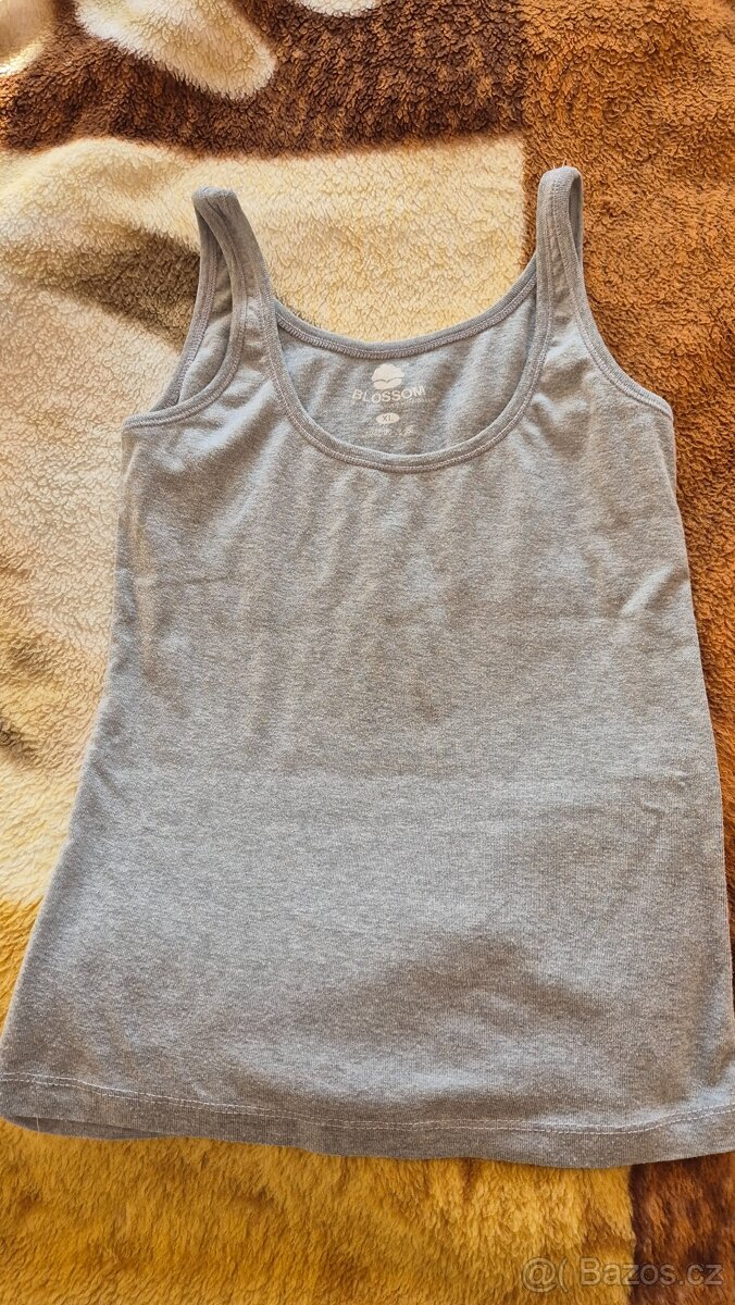 Nová trička vel. XS/S - 9