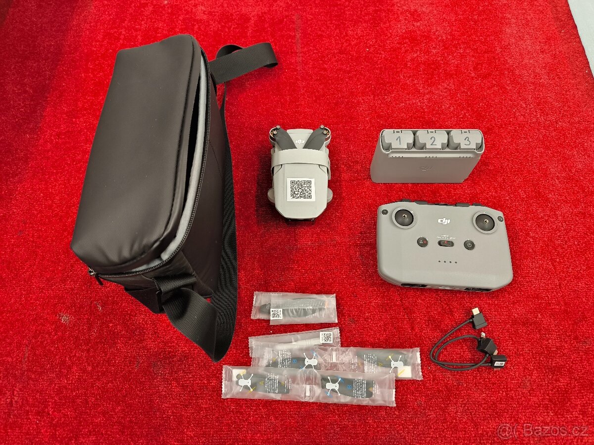 DJI Mini 2 Fly More Combo - 9
