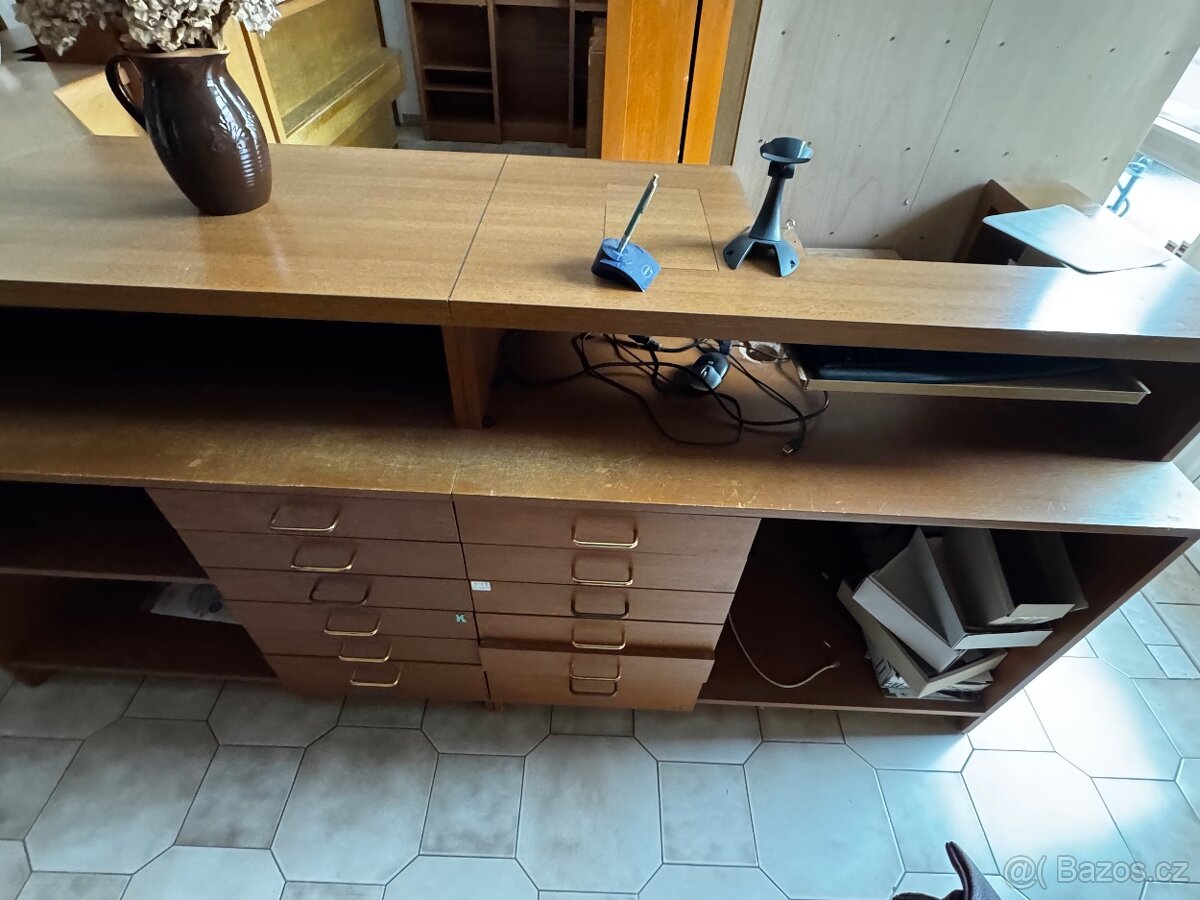 Kvalitní nábytek z uzavřené lékárny - 9