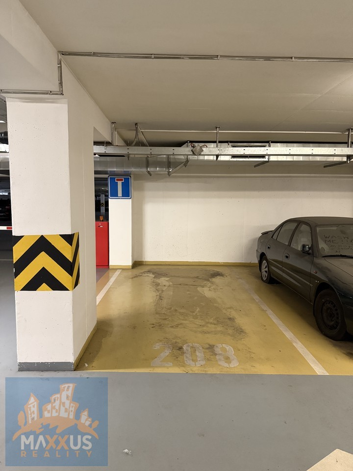 Prodej zrekonstruovaného bytu 2+kk (43 m2) s lodžií a garážo - 9