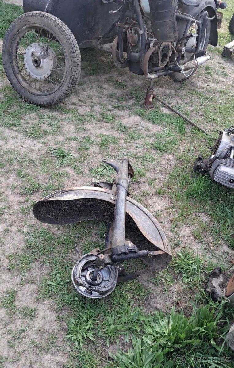 Brzdové pakny brzdový štít střed kola buben květák Ural M72 - 9