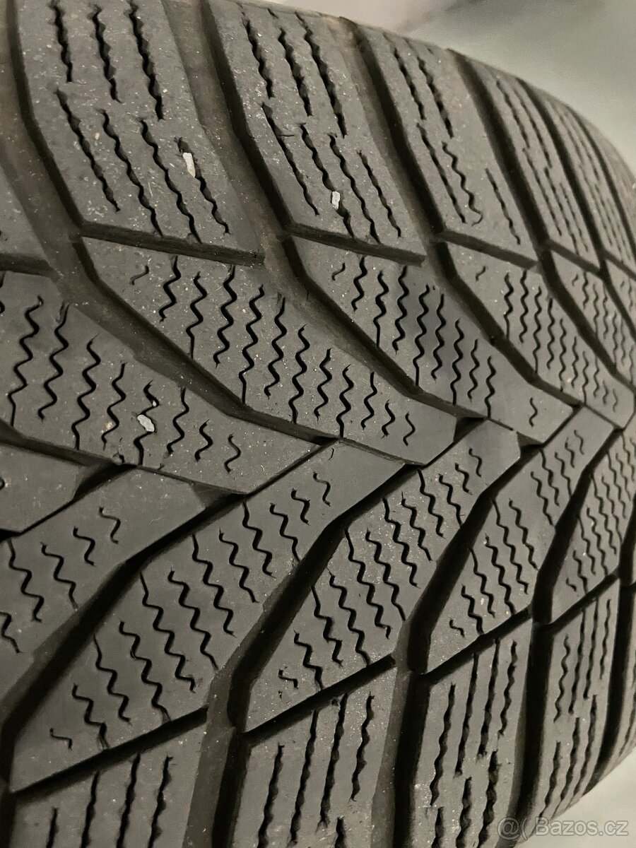 Litá kola Dezent graphite 225/45 R18 na zimních pneu - 9