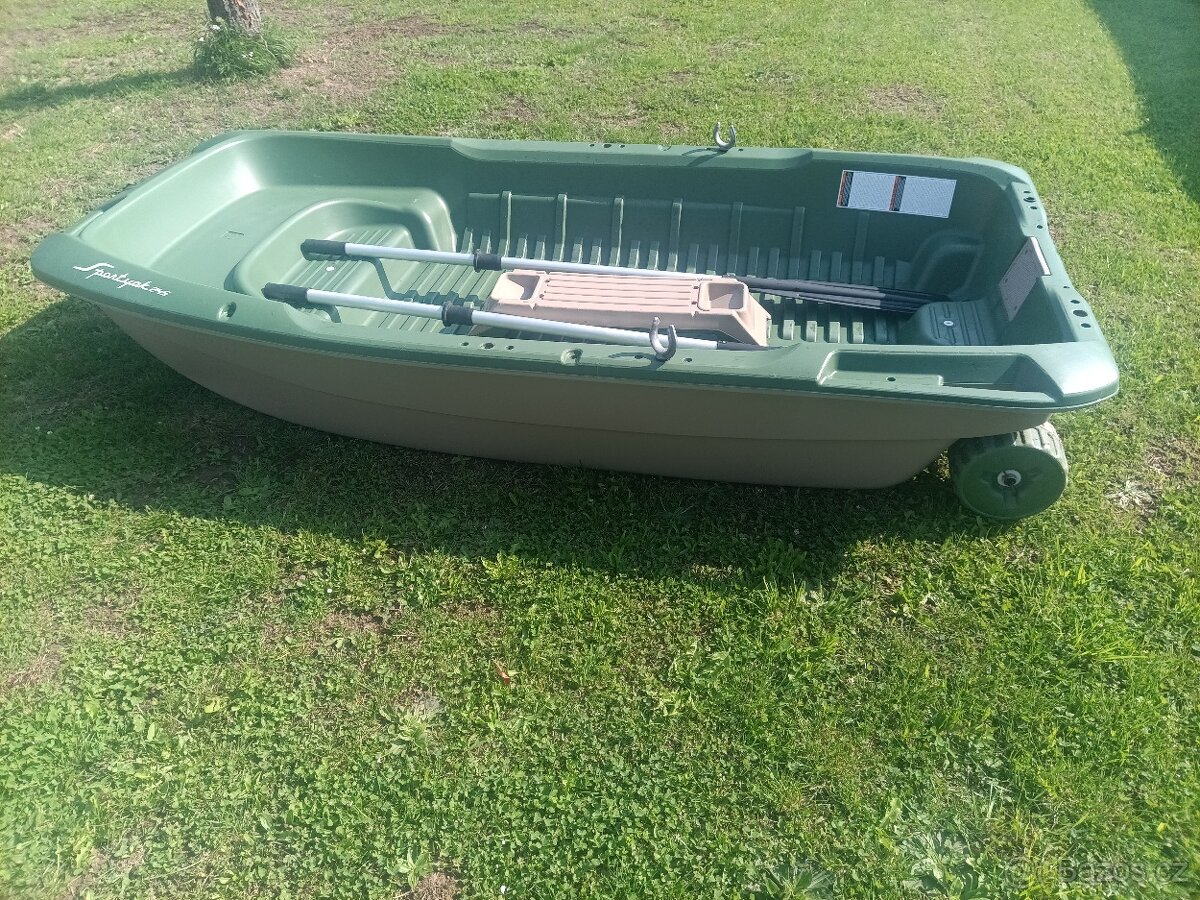 Rybářský člun 245cm s motorem 3,6 koní - 9