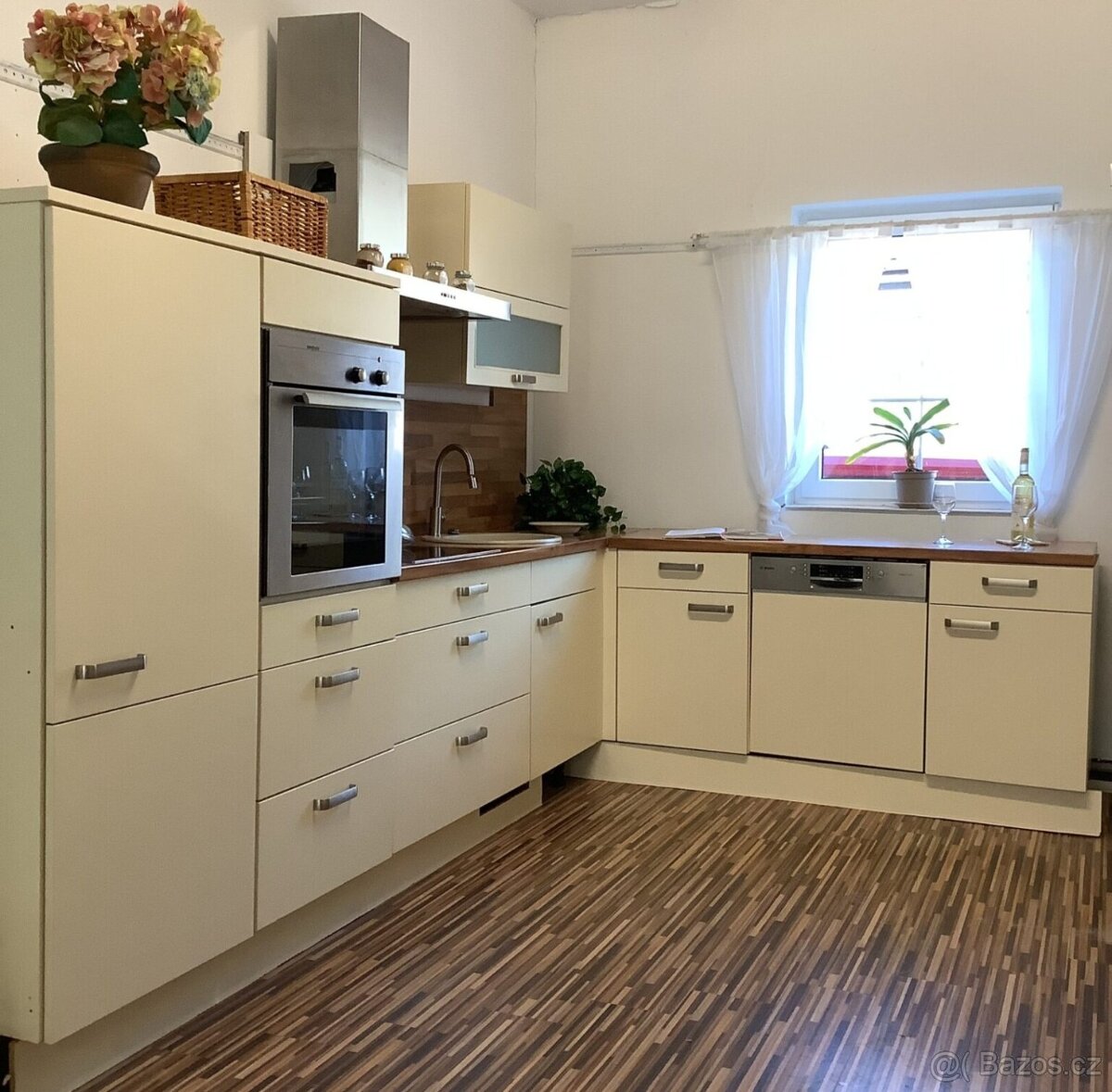 Moderní kuchyň LIVIA - 9