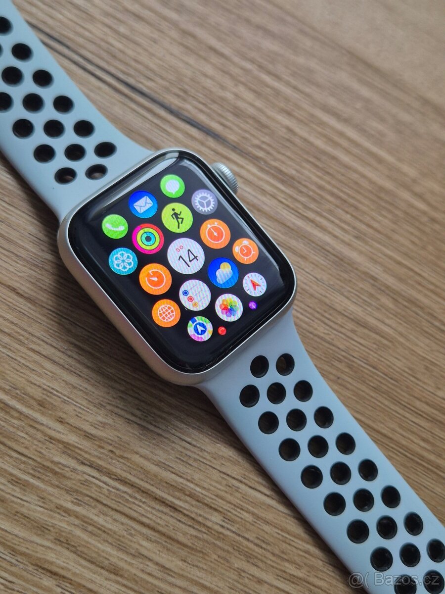 Apple Watch SE 40mm - 9