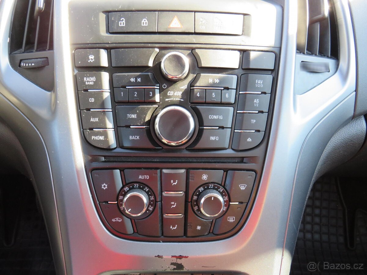 Opel Astra 1.4i , 74 kW benzín, 2013 - 9