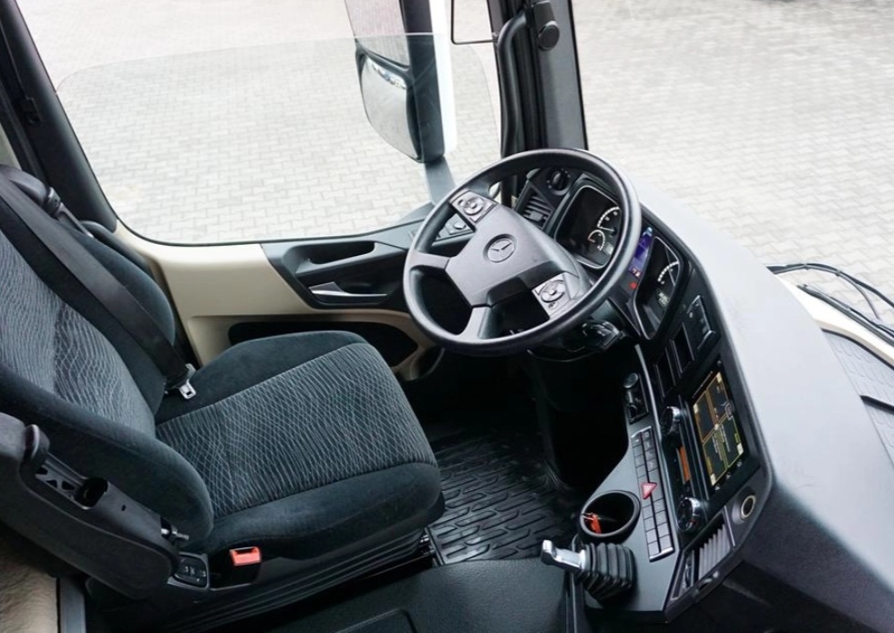 9583 - Mercedes-Benz ACTROS 2645 - 6x2 – Skříň - EURO 6 - 9