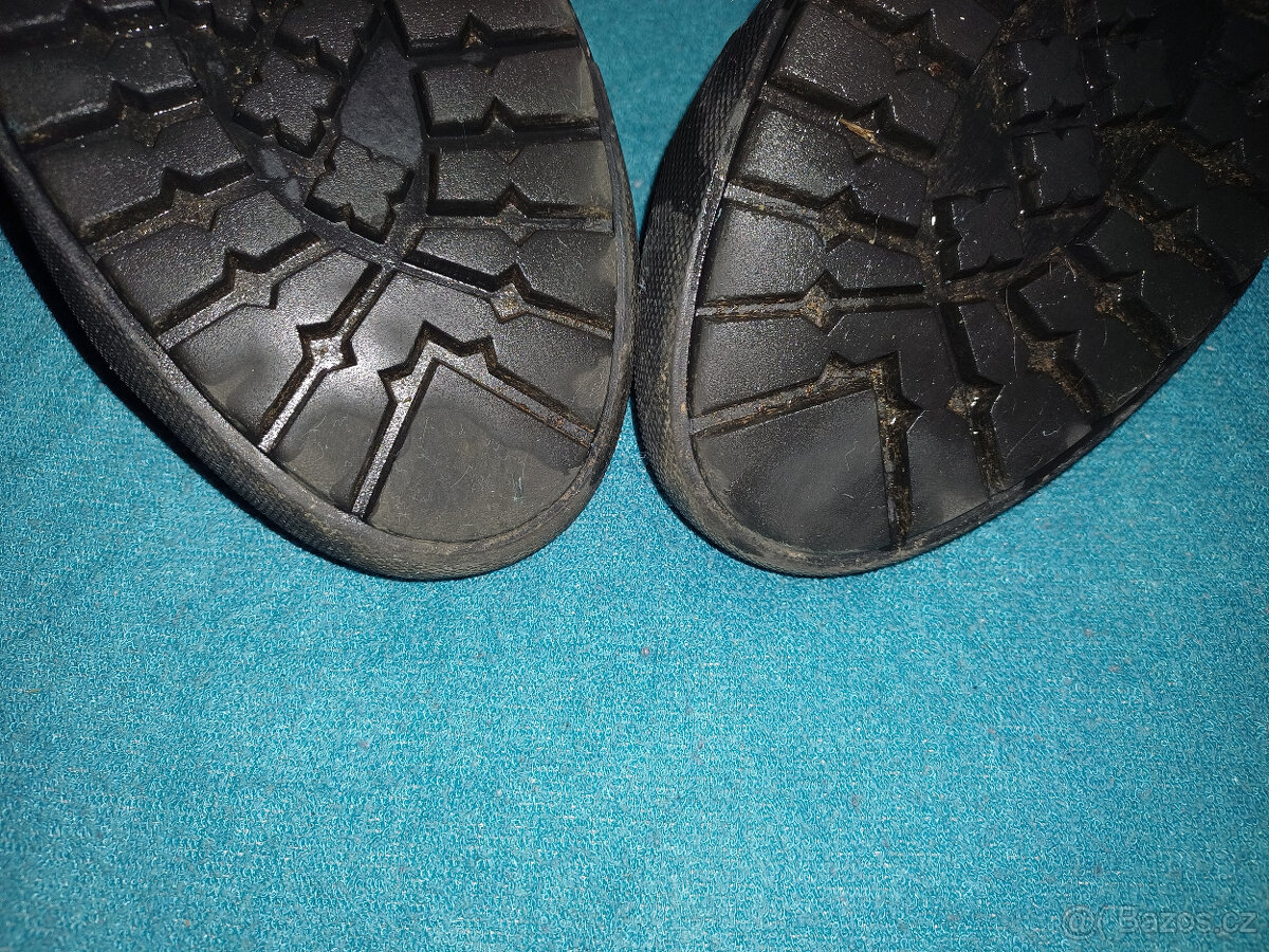 Zateplené flitrové tenisky Reserved - 9